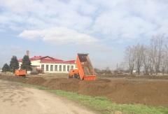Подготовительные работы в парковой зоне ДК