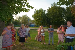 Сход на улице Ленина