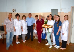 С профессиональным праздником, дорогие медики!  ❤️🩺   