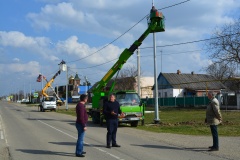 На улице Ленина продолжаются работы по устройству линии наружного освещения! 